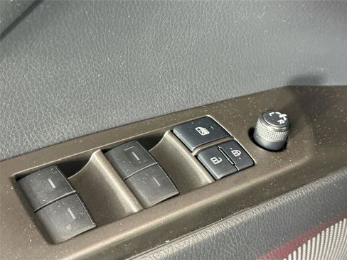 Used 2021 Toyota Camry SE FWD image 23