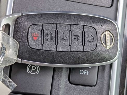 Used 2026 Nissan Pathfinder SL FWD image 30