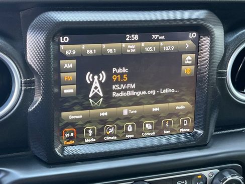 Used 2018 Jeep Wrangler Unlimited Sahara AWD/4WD image 21