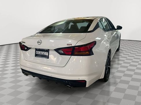 Used 2024 Nissan Altima 2.5 SR FWD image 3