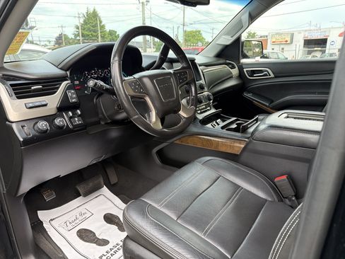 Used 2019 GMC Yukon XL Denali AWD/4WD image 7