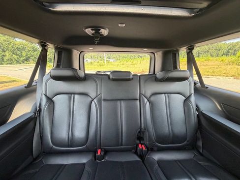 Used 2023 Jeep Wagoneer L 4WD w/ Premium Group I image 65