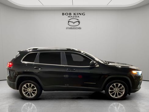 Used 2019 Jeep Cherokee Latitude Plus FWD image 6