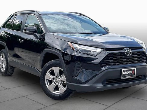 Used 2025 Toyota RAV4 XLE FWD image 3