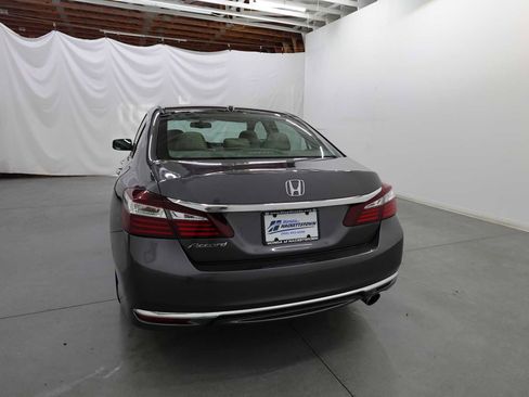 Used 2017 Honda Accord EX-L image 7