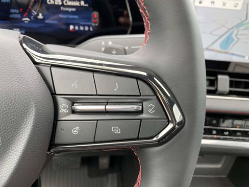 New 2026 Chevrolet Equinox RS w/ Convenience Package III AWD/4WD image 16