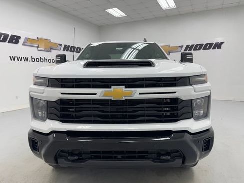 New 2026 Chevrolet Silverado 2500 Custom w/ Custom Value Package AWD/4WD image 2