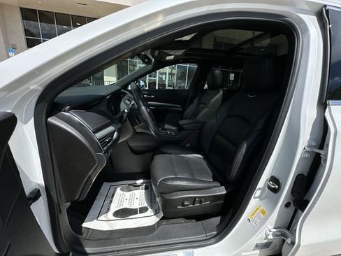 Certified 2022 Cadillac XT4 Premium Luxury w/ Enhanced Visibility Package image 19