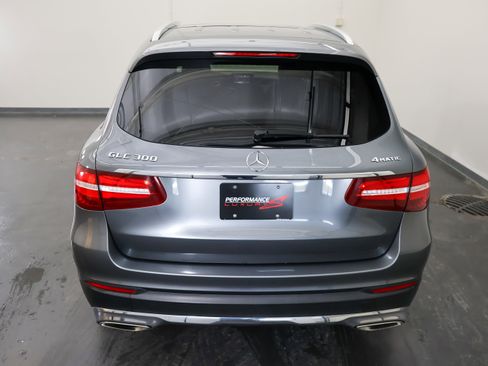 Used 2018 Mercedes-Benz GLC 300 4MATIC w/ Premium Package image 10
