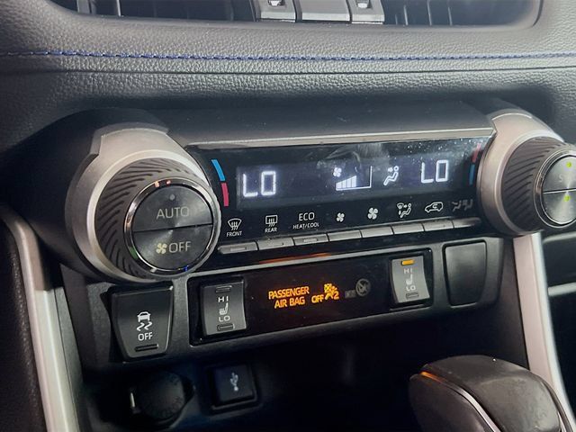 Used 2020 Toyota RAV4 XSE w/ XSE Grade Weather Package AWD/4WD image 15
