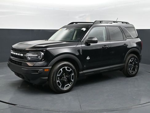 Used 2022 Ford Bronco Sport Outer Banks w/ Tech Package AWD/4WD image 1