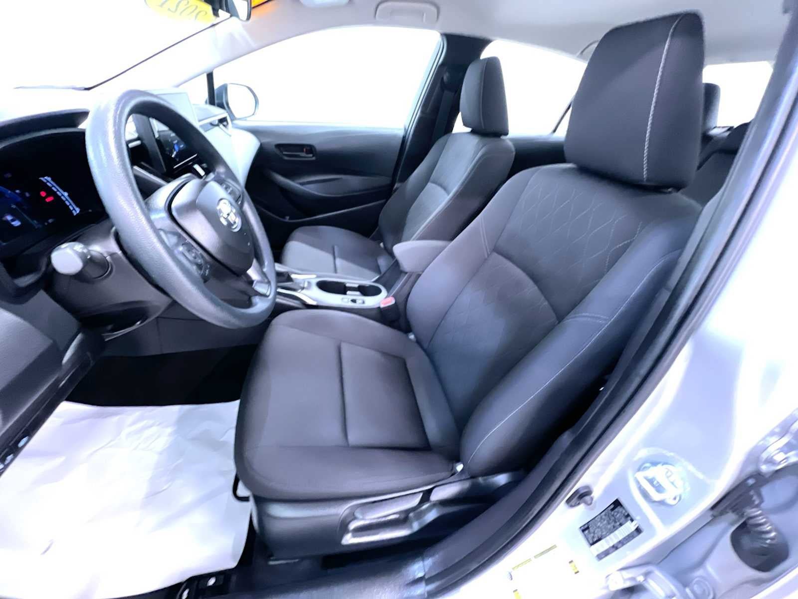 Used 2026 Toyota Corolla LE FWD image 14