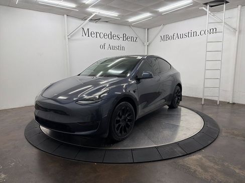 Used 2023 Tesla Model Y 2WD image 3