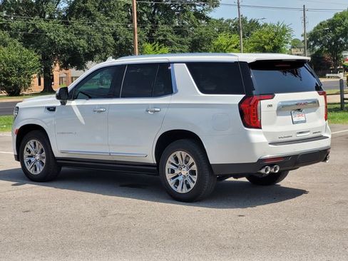 Used 2023 GMC Yukon Denali AWD/4WD image 7