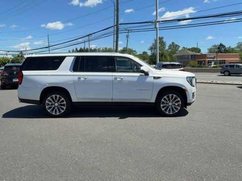 Used 2021 GMC Yukon XL Denali w/ Denali Ultimate Package AWD/4WD image 9