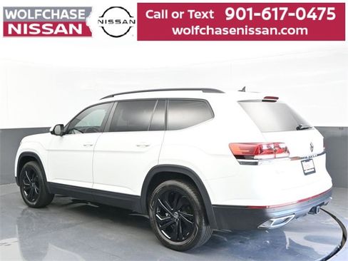 Used 2023 Volkswagen Atlas SE image 3