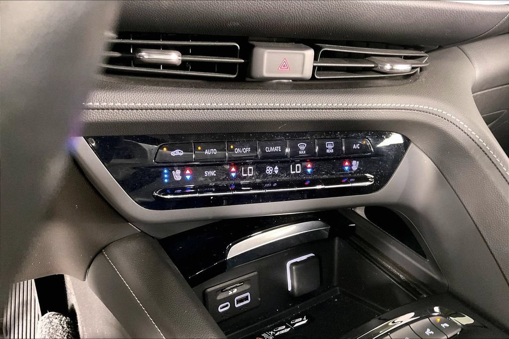 Certified 2023 Buick Envision Avenir FWD image 13