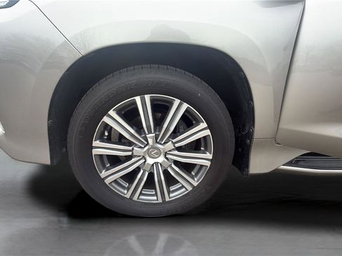 Used 2016 Lexus LX 570 4WD image 30