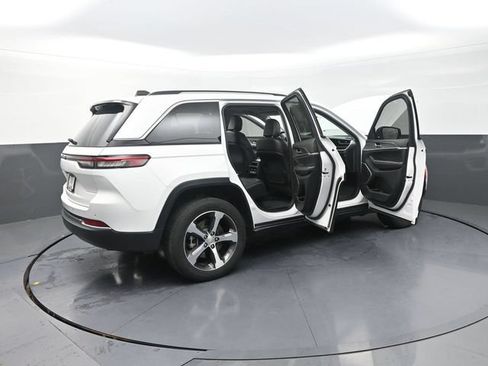 Used 2023 Jeep Grand Cherokee 4WD 4xe image 35