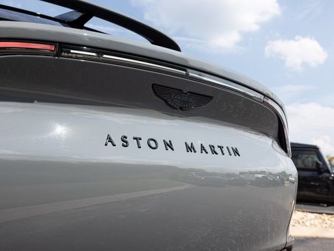 Used 2022 Aston Martin DBX AWD/4WD image 52