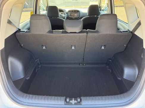 Used 2025 Kia Soul LX w/ LX Technology Package image 31
