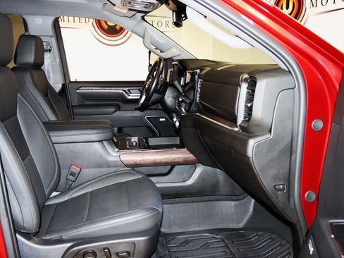 Used 2025 GMC Sierra 3500 SLT w/ SLT Premium Package image 72