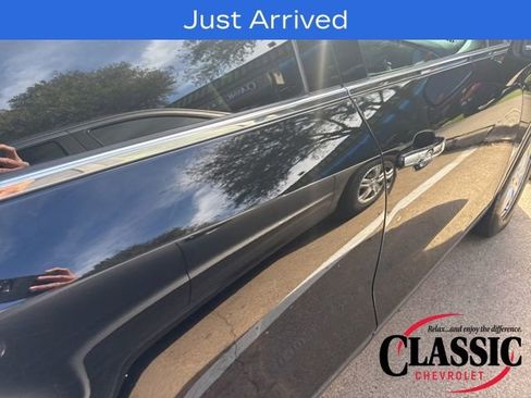 Used 2020 Chevrolet Trax LT w/ LT Convenience Package image 22