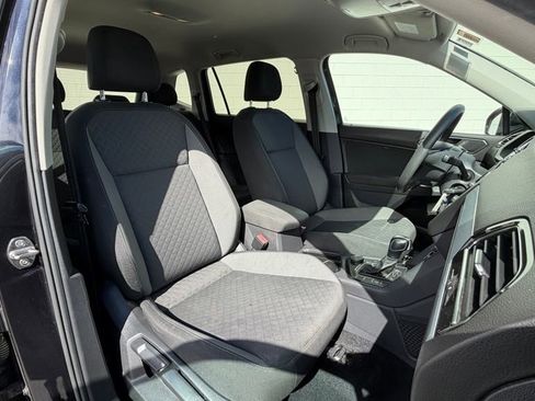 Used 2018 Volkswagen Tiguan S image 15