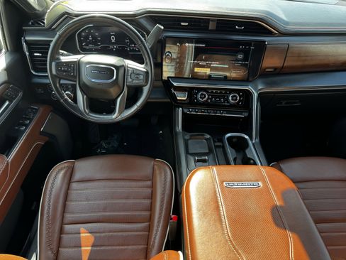 Used 2024 GMC Sierra 3500 Denali Ultimate image 13