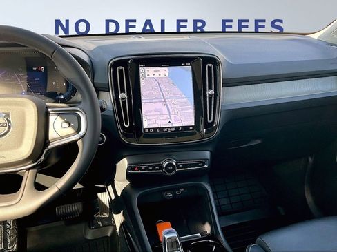 Used 2023 Volvo XC40 B5 Plus w/ Driver Assist Package image 9