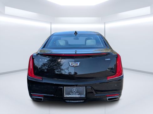 Used 2019 Cadillac XTS Luxury image 6
