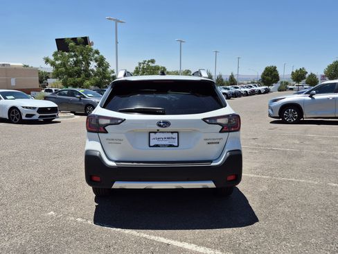 Used 2023 Subaru Outback Touring w/ Tech Package 2 AWD/4WD image 4