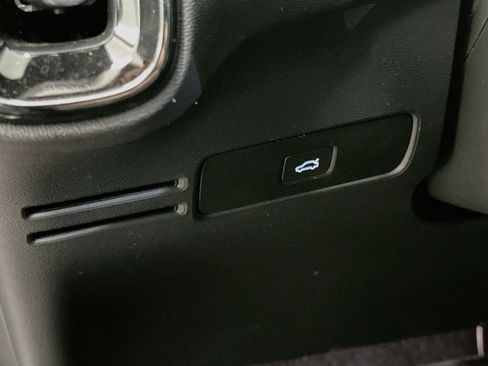 Used 2023 Volvo XC40 Recharge Plus AWD/4WD image 17