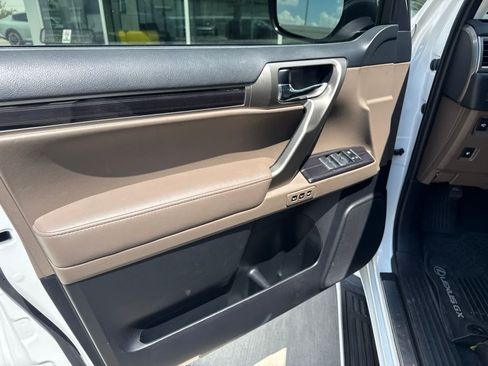Used 2020 Lexus GX 460 Premium w/ Premium Package AWD/4WD image 6