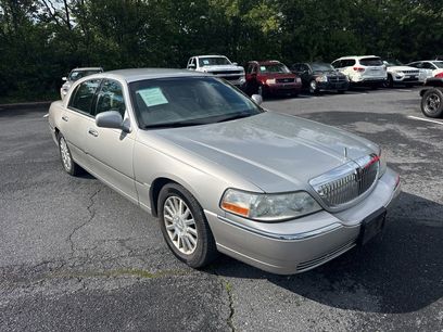 Used 2004 Lincoln Town Car Signature