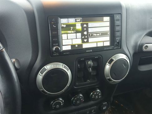 Certified 2016 Jeep Wrangler Unlimited Rubicon image 35