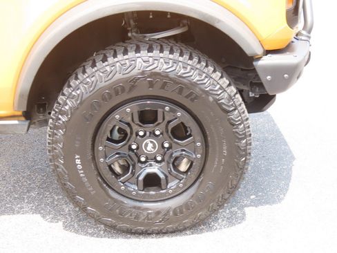 Used 2021 Ford Bronco First Edition AWD/4WD image 9