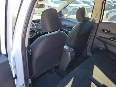 Used 2023 Nissan Kicks SV image 16