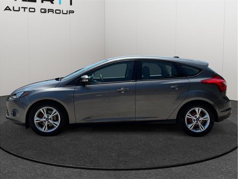 Used 2014 Ford Focus SE FWD image 5