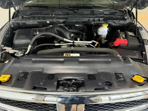 Used 2023 RAM 1500 Classic SLT AWD/4WD image 12