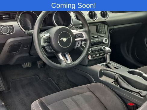 Used 2018 Ford Mustang GT RWD image 2
