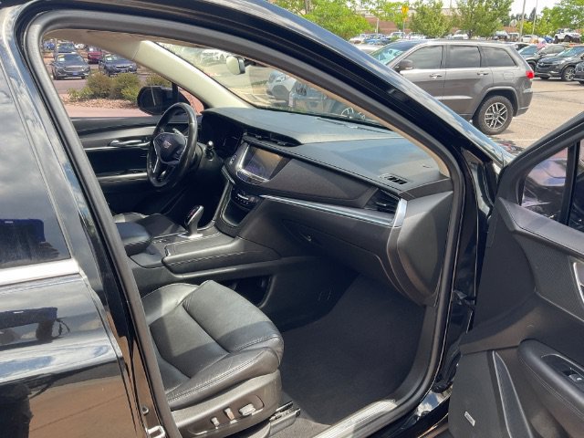 Used 2017 Cadillac XT5 Luxury w/ Driver Awareness Package AWD/4WD image 15