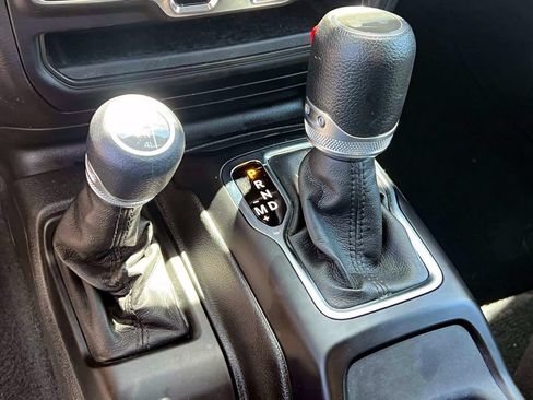 Used 2023 Jeep Wrangler Unlimited Sport AWD/4WD image 28