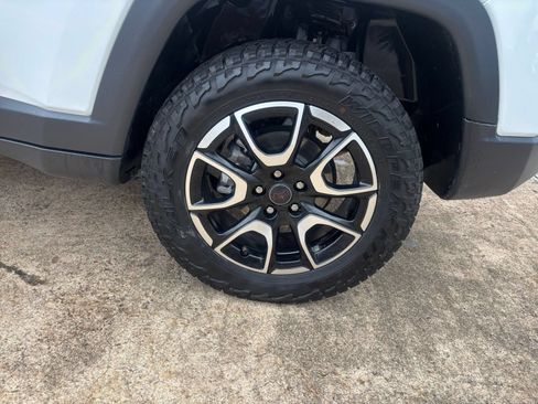 Used 2025 Jeep Compass Trailhawk AWD/4WD image 28