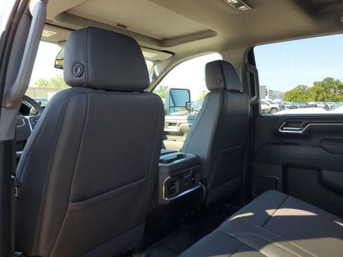 New 2025 GMC Sierra 2500 SLT w/ SLT Premium Package image 12