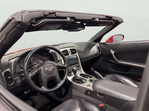 Used 2005 Chevrolet Corvette Coupe w/ Preferred Equipment Group RWD image 25