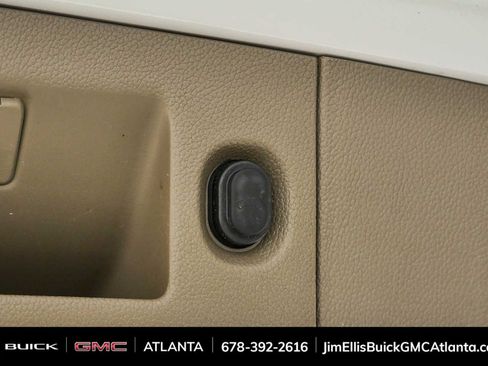 Used 2016 Chevrolet Suburban LT RWD image 34