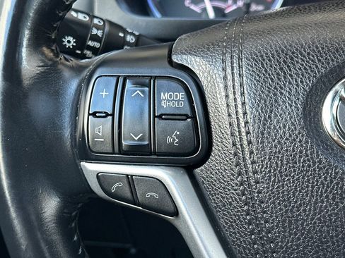 Used 2017 Toyota Highlander XLE AWD/4WD image 36