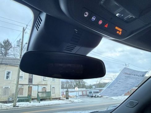 Used 2025 GMC Acadia Elevation image 15