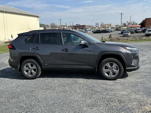 Used 2024 Toyota RAV4 XLE w/ Convenience Package image 9